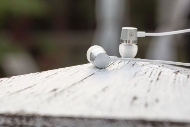 OnePlus lança fone de ouvido de alumínio