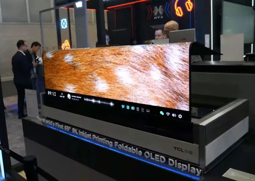 TCL mostra tela de TV OLED dobrável de 65 polegadas