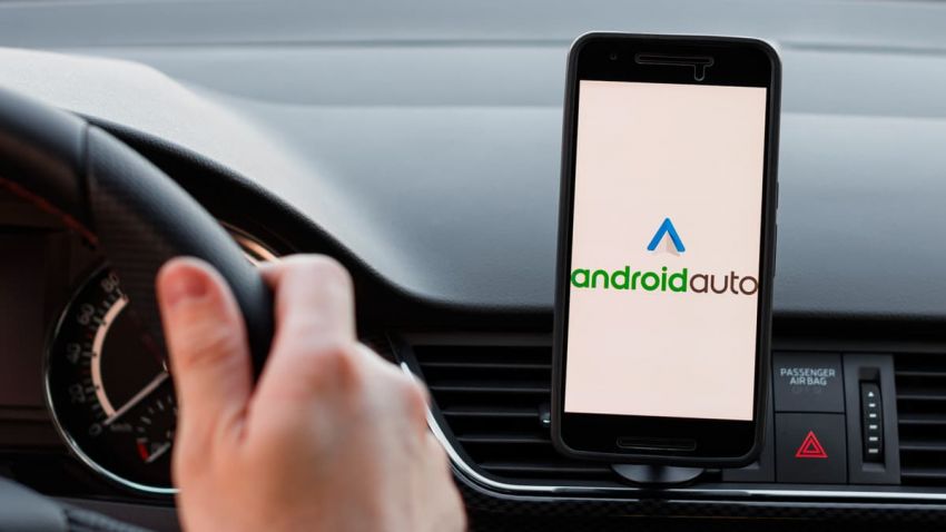 Google confirma descontinuidade de Android Auto para celular
