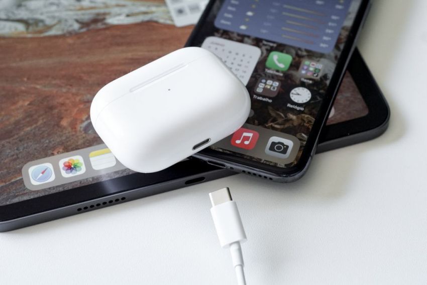 Apple deve apresentar novo AirPods com USB-C em setembro
