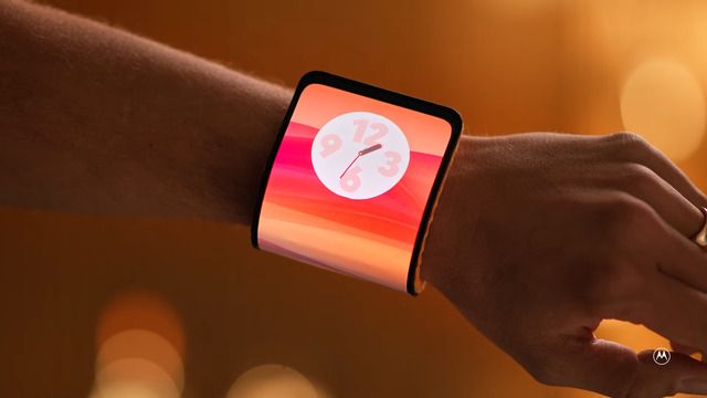 Motorola terá celular com tela flexível que se adapta ao pulso